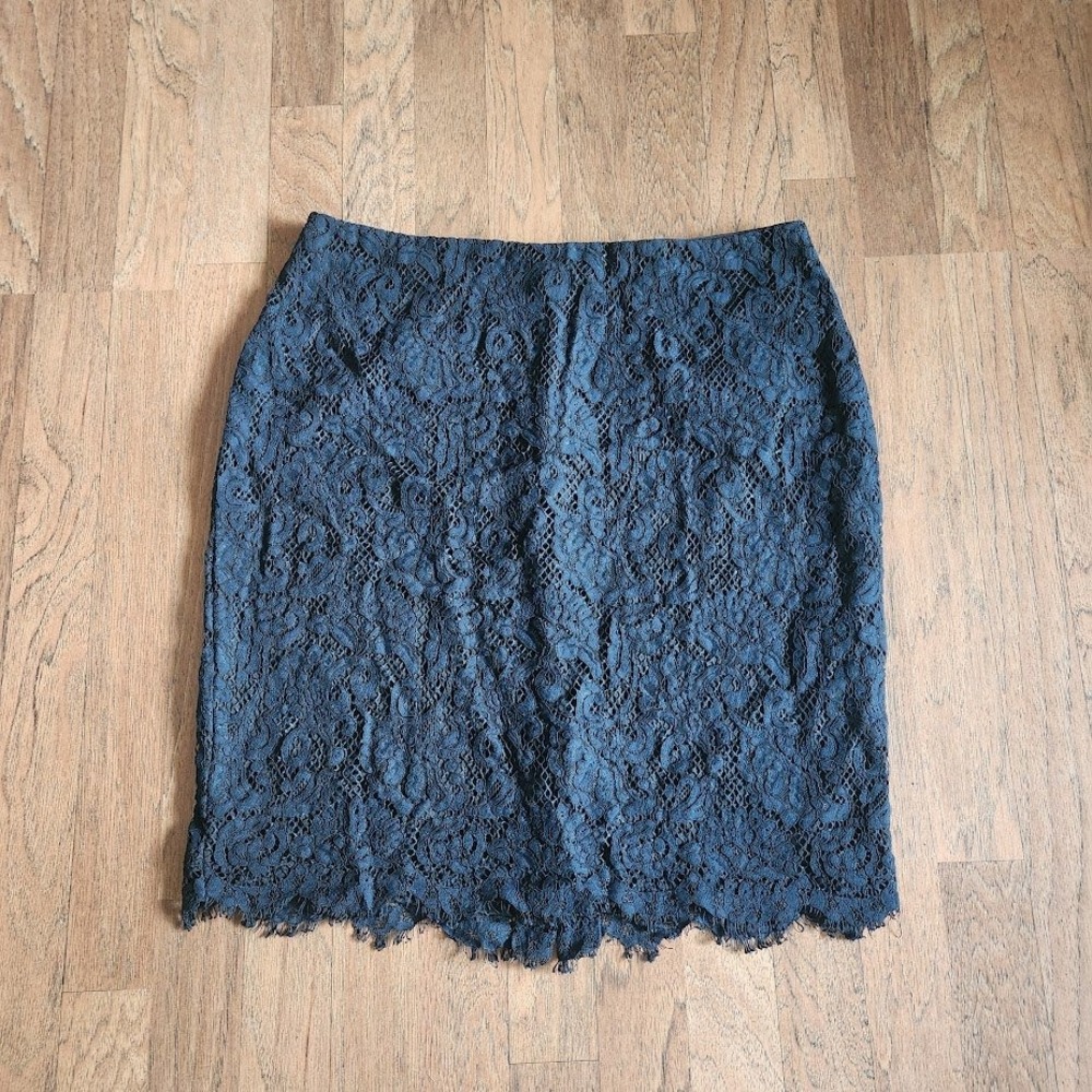 Banana Republic Navy Blue Floral Lace Pencil Skirt Eyelash Hem Size 12 690